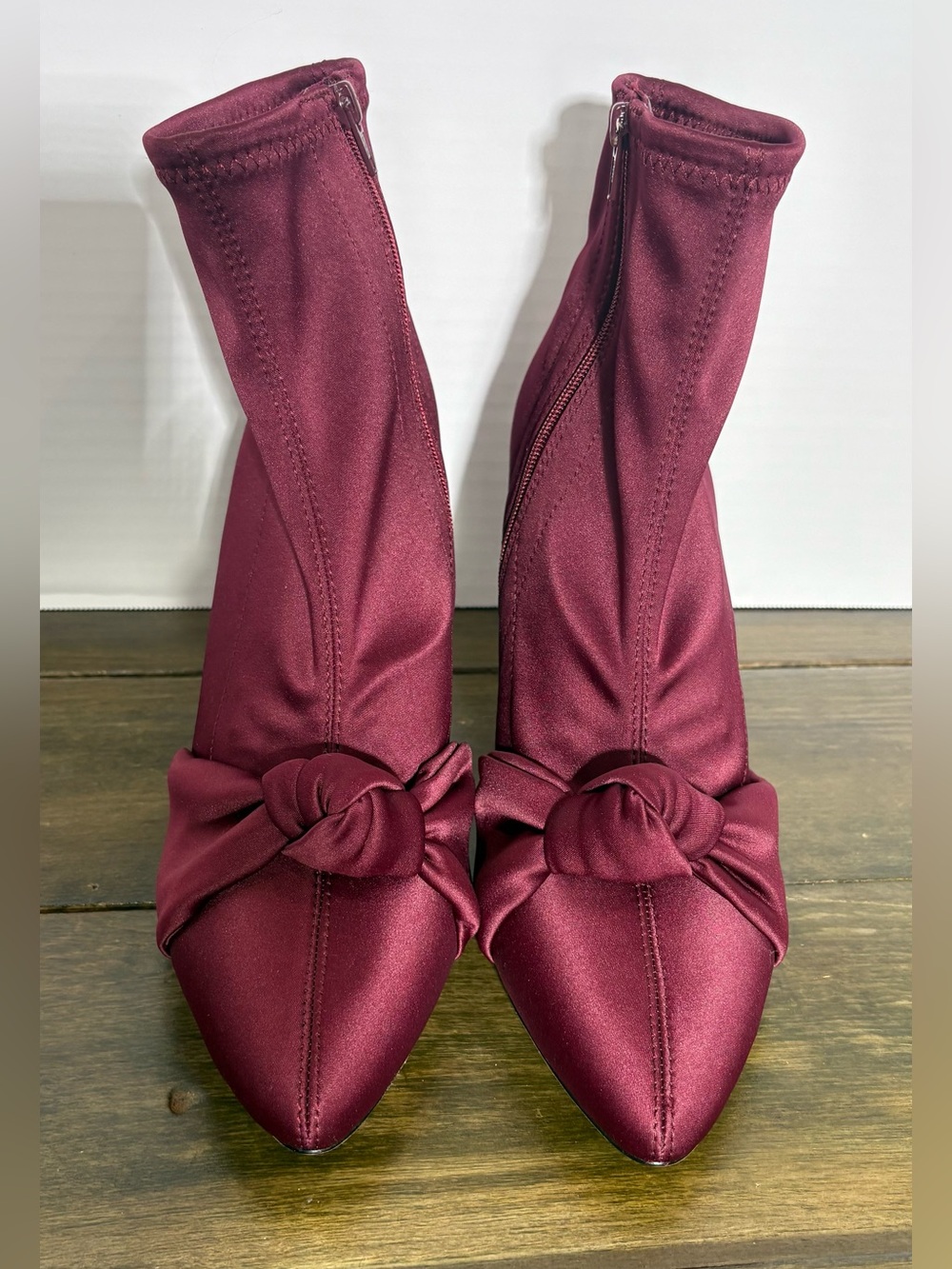 NEW Antonio Melani Kamerin Burgundy Satin Ankle Boots Size 10 - Picture 2 of 10
